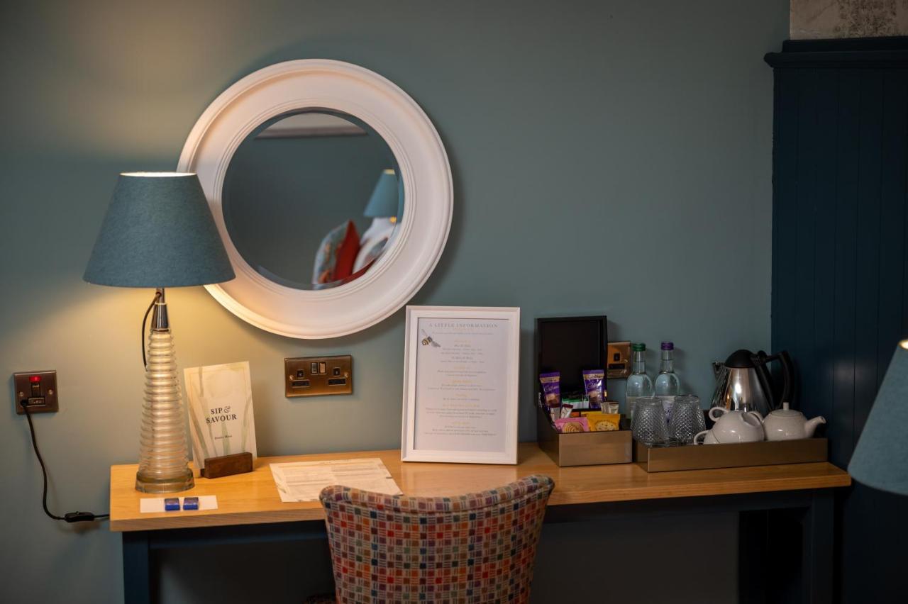 Victoria Hotel By Chef & Brewer Collection Menai Bridge Exteriér fotografie